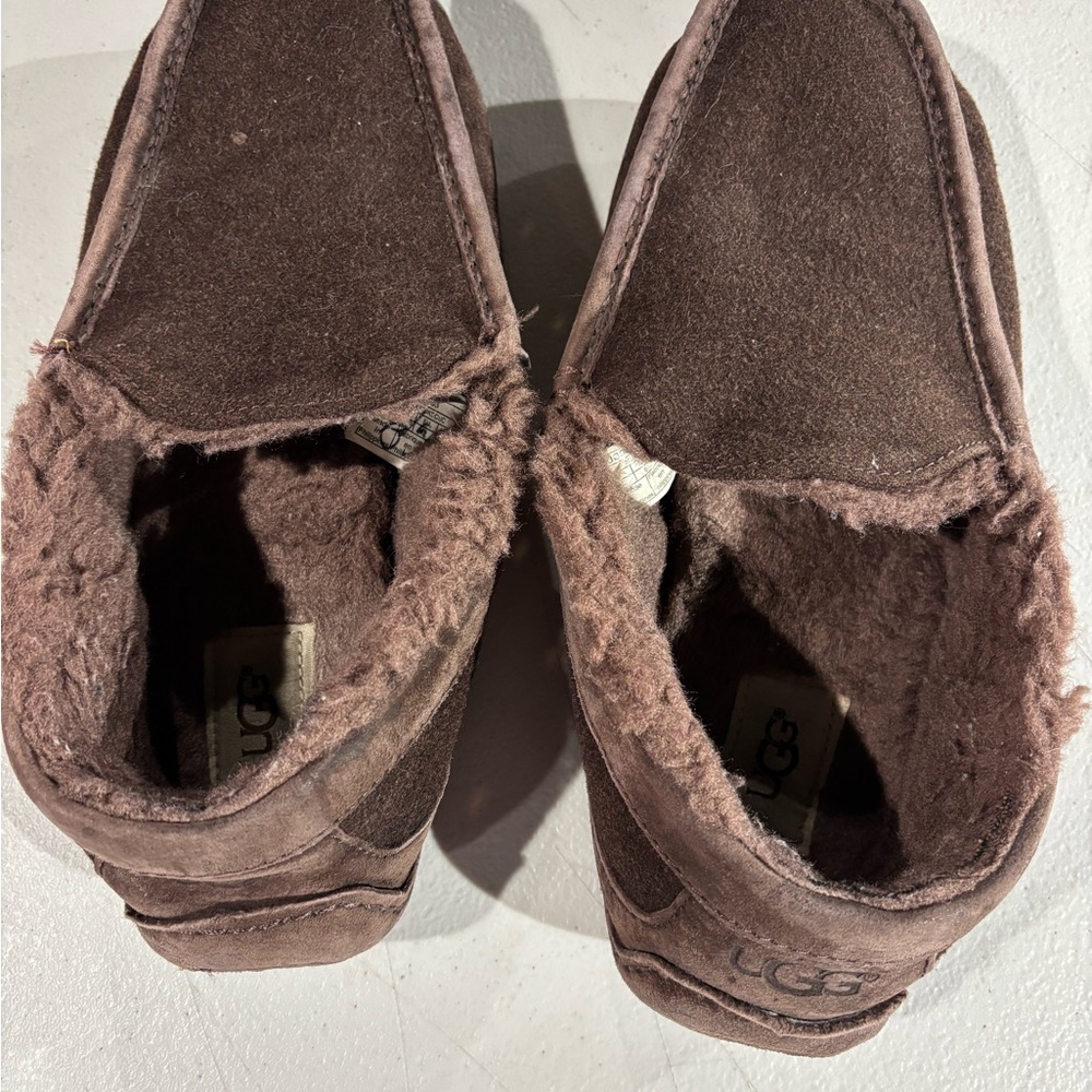 Used mens ugg slippers